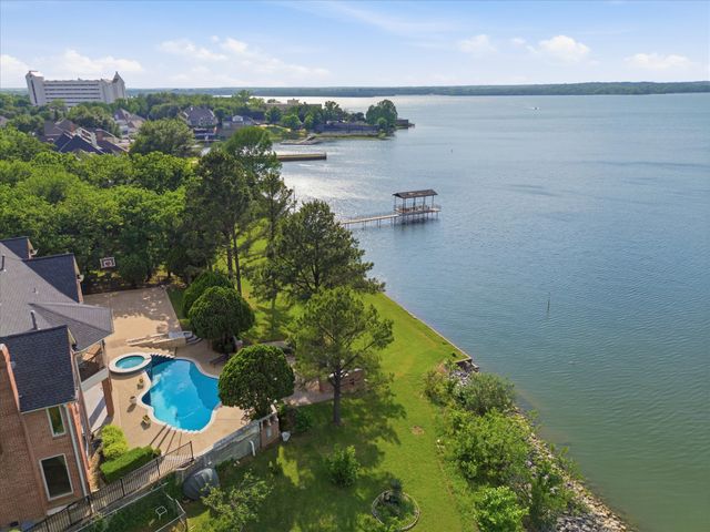 5815 Bay Club Drive, Arlington, TX 76013