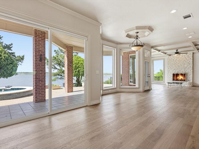 5815 Bay Club Drive, Arlington, TX 76013