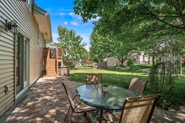 14856 River Crossing, Savage, MN 55378