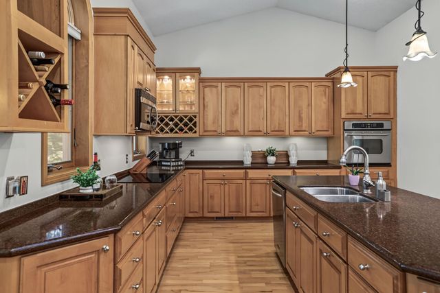 14856 River Crossing, Savage, MN 55378