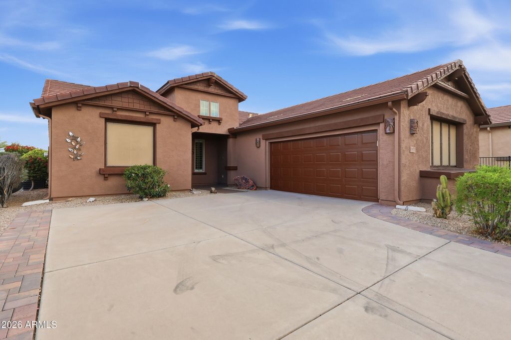 1177 W ROLLS Road, San Tan Valley, AZ 85143