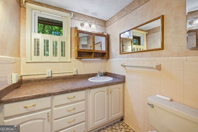 511 Rhodes Drive, Elberton, GA 30635