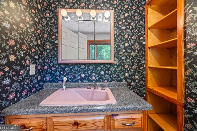 511 Rhodes Drive, Elberton, GA 30635