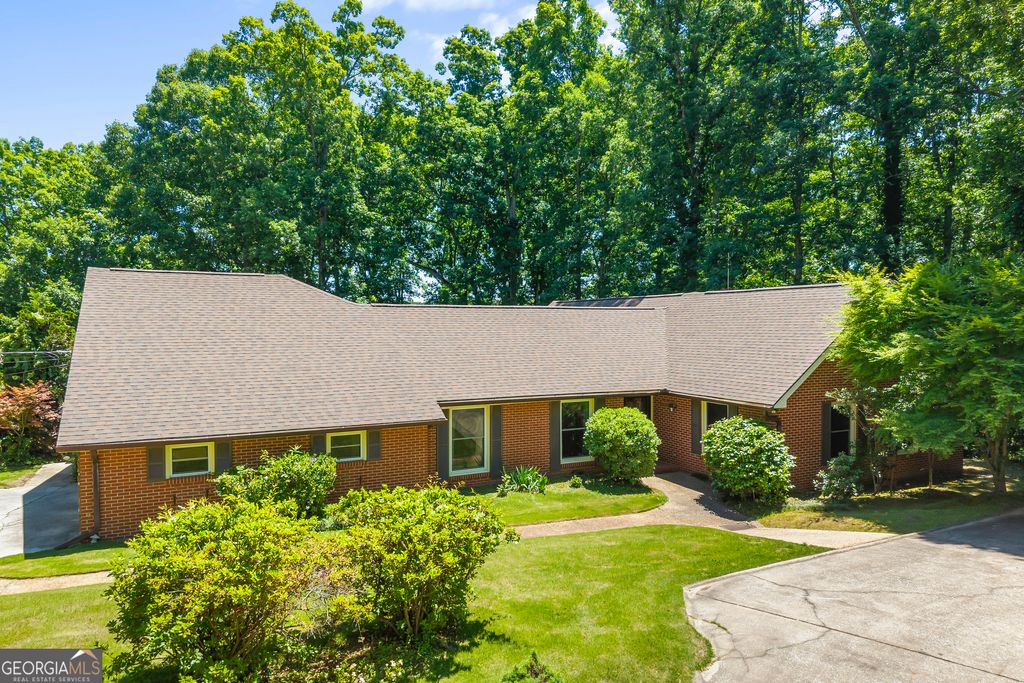 511 Rhodes Drive, Elberton, GA 30635