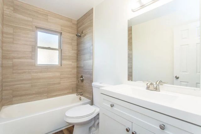 21511 Bassett St. & 6903 Alabama Ave., Canoga Park, CA 91303