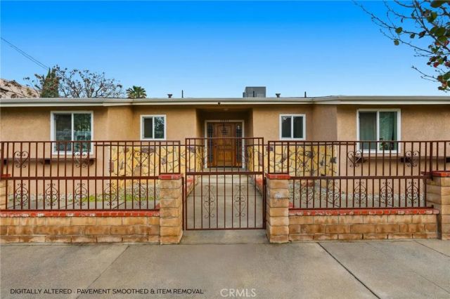 21511 Bassett St. & 6903 Alabama Ave., Canoga Park, CA 91303