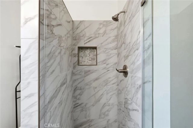 21511 Bassett St. & 6903 Alabama Ave., Canoga Park, CA 91303