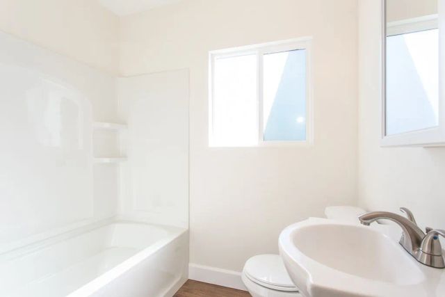 21511 Bassett St. & 6903 Alabama Ave., Canoga Park, CA 91303