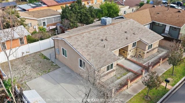 21511 Bassett St. & 6903 Alabama Ave., Canoga Park, CA 91303