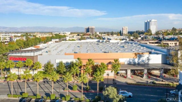 21511 Bassett St. & 6903 Alabama Ave., Canoga Park, CA 91303