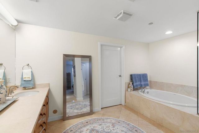 5440 La Jolla E106, La Jolla, CA 92037