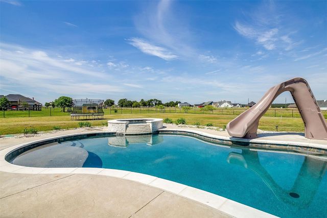 161 El Dorado Trail, Millsap, TX 76066