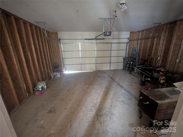 158 Clear Creekside Drive, Hendersonville, NC 28792