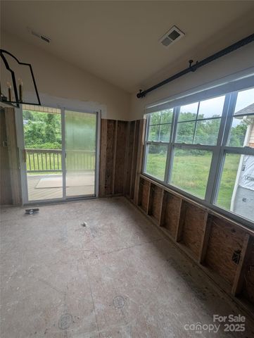 158 Clear Creekside Drive, Hendersonville, NC 28792