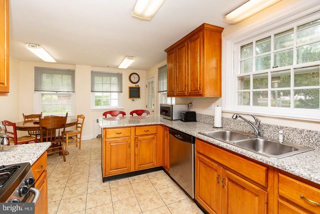 515 MANOR RD, Wynnewood, PA 19096