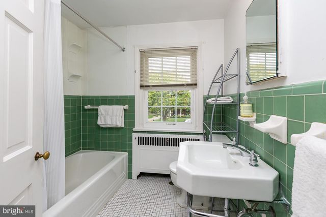 515 MANOR RD, Wynnewood, PA 19096