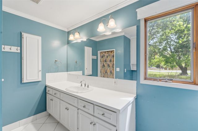 1417 Ashworth Road, West Des Moines, IA 50265
