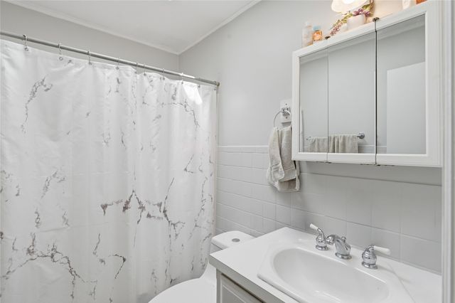 1417 Ashworth Road, West Des Moines, IA 50265