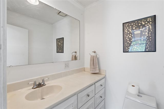 1417 Ashworth Road, West Des Moines, IA 50265
