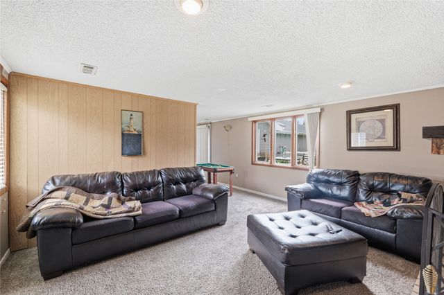 1417 Ashworth Road, West Des Moines, IA 50265