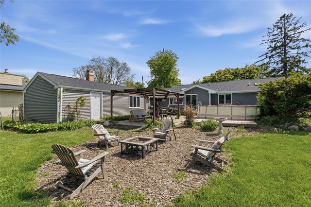 1417 Ashworth Road, West Des Moines, IA 50265
