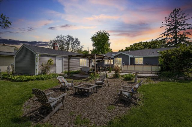 1417 Ashworth Road, West Des Moines, IA 50265
