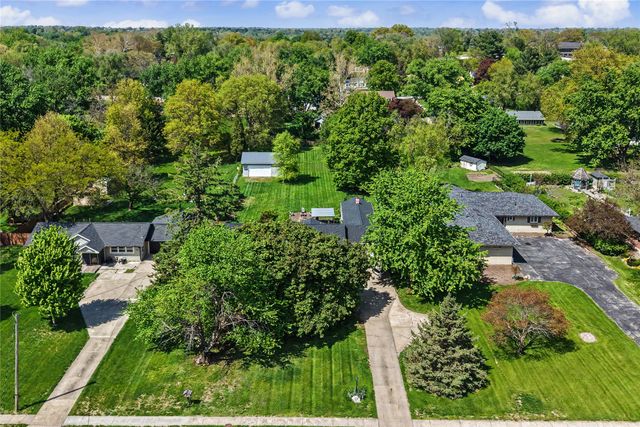 1417 Ashworth Road, West Des Moines, IA 50265