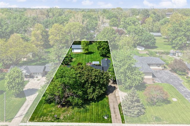1417 Ashworth Road, West Des Moines, IA 50265