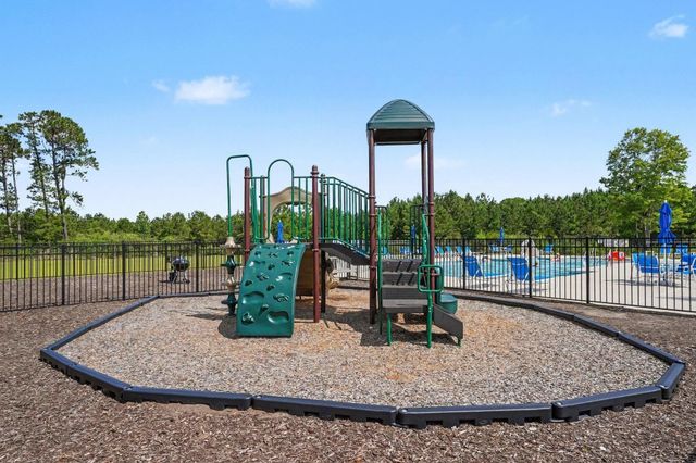2040 Lone Cypress Dr, Myrtle Beach, SC 29579