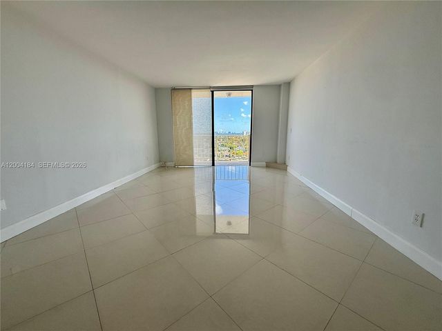 2350 NE 135th St 1207, North Miami, FL 33181