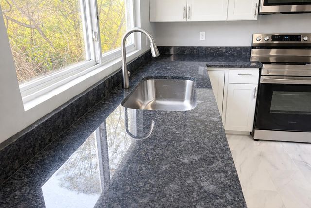 1100 Tunnel Boulevard, Chattanooga, TN 37411