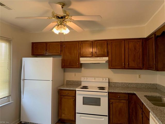 5419 Woburn LN, Virginia Beach, VA 23462