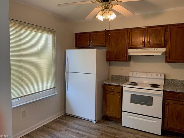 5419 Woburn LN, Virginia Beach, VA 23462