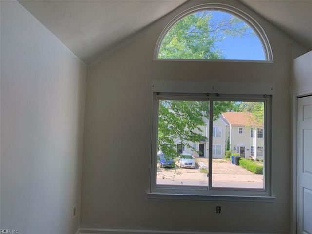 5419 Woburn LN, Virginia Beach, VA 23462