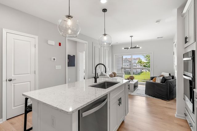 320 Martins Landing 410, North Reading, MA 01864