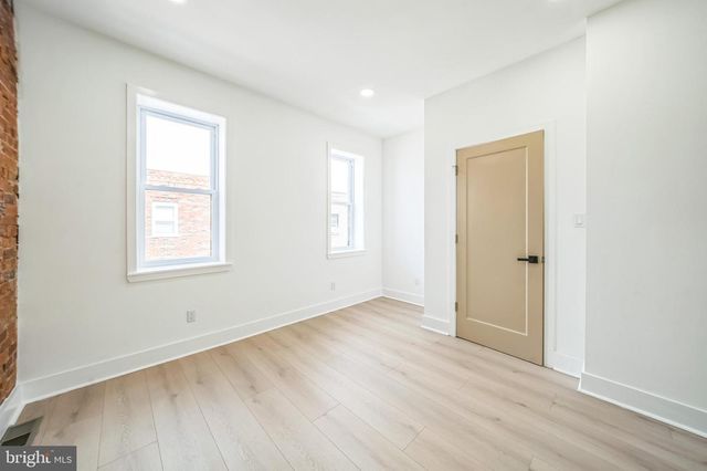 2424 S ISEMINGER ST, Philadelphia, PA 19148