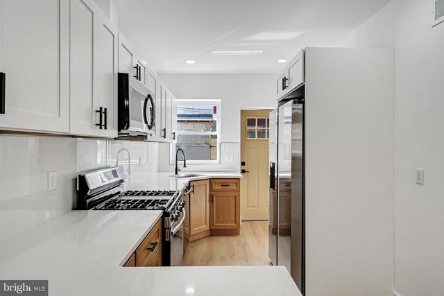 2424 S ISEMINGER ST, Philadelphia, PA 19148