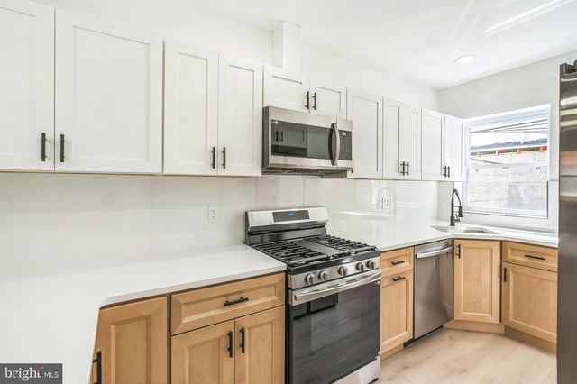 2424 S ISEMINGER ST, Philadelphia, PA 19148