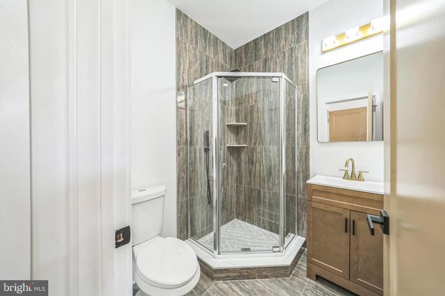 2424 S ISEMINGER ST, Philadelphia, PA 19148