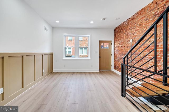 2424 S ISEMINGER ST, Philadelphia, PA 19148