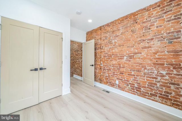 2424 S ISEMINGER ST, Philadelphia, PA 19148