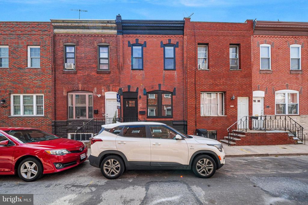 2424 S ISEMINGER ST, Philadelphia, PA 19148