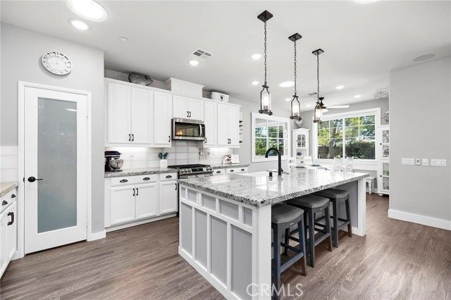 30210 Old Corral Circle, Menifee, CA 92584