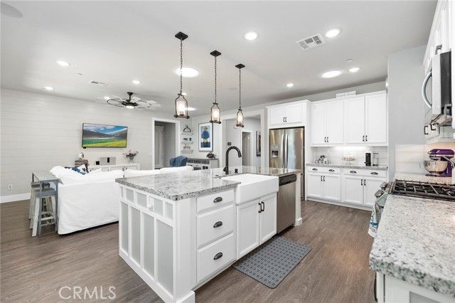 30210 Old Corral Circle, Menifee, CA 92584