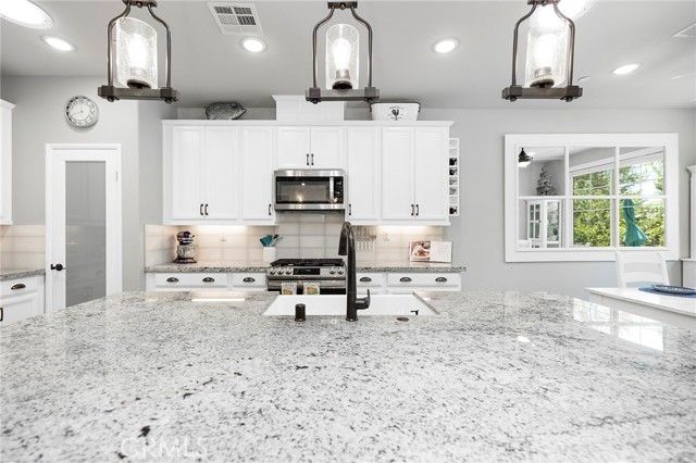 30210 Old Corral Circle, Menifee, CA 92584