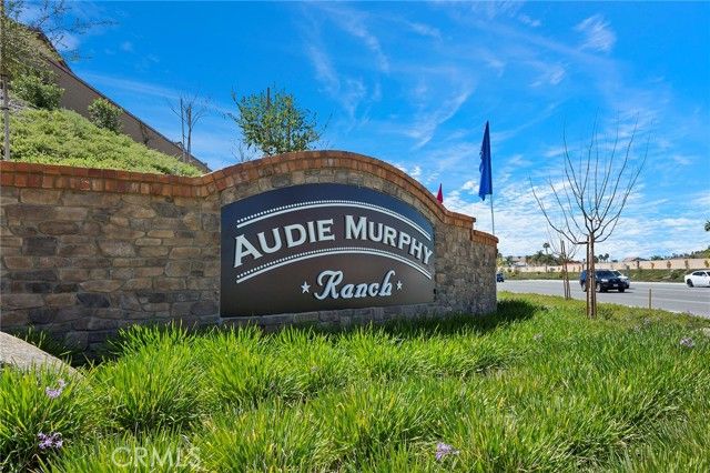 30210 Old Corral Circle, Menifee, CA 92584