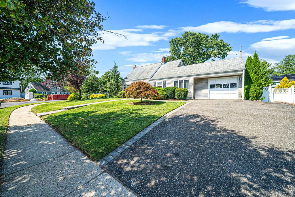96 Slate Lane, Levittown, NY 11756 — exterior