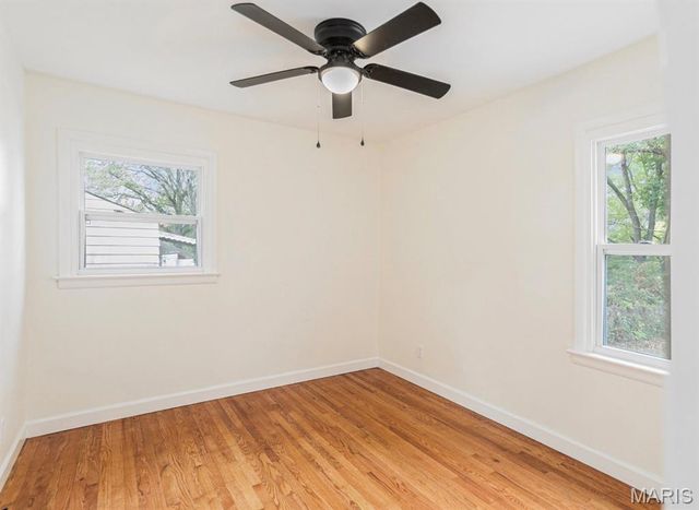9807 Eastdell Dr, St Louis, MO 63136