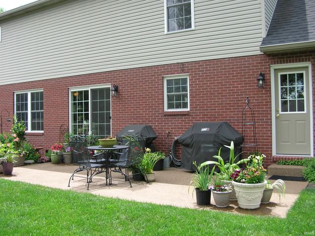 2622 Oak Trail Drive, Newburgh, IN 47630