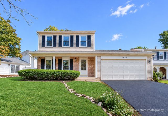 1642 Trafalgar Lane, Aurora, IL 60504